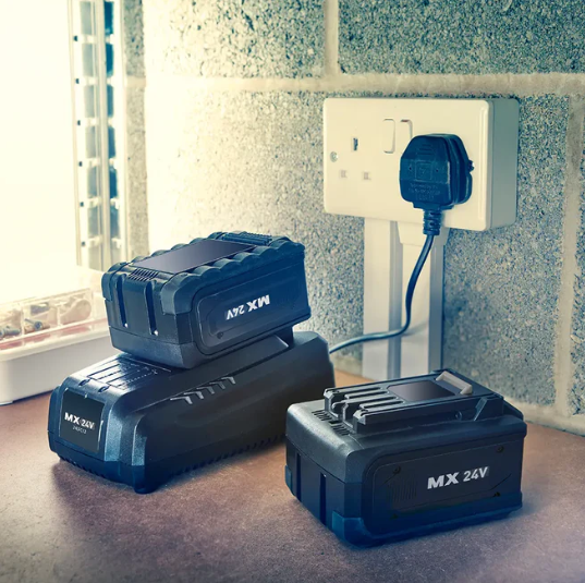 MX 24V 34cm Cordless Lawn Mower with Spare Battery CLMF2434G-01 detail 5